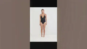 Слитный купальник с глубоким вырезом South Beach