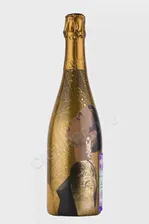 Vik La Piu Belle 2009 Шампанское Ля Пью Белль 2009г 0.75л в подарочной упаковке