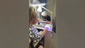 Можно ли с длинными ногтями ходить в школу?